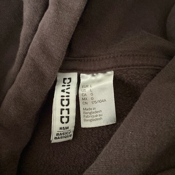 woman’s hoodie - Picture 2 of 3